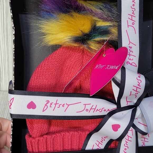 Betsey Johnson 2 Piece Set Red Hat and Black Wallet Card Case NWT - Picture 6 of 7